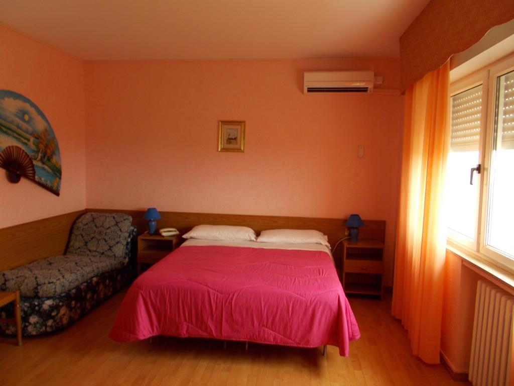 Hotel Maremonti Vico Del Gargano Chambre photo